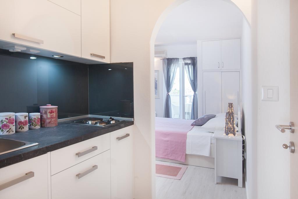 Apartments Orka Promajna Pokoj fotografie