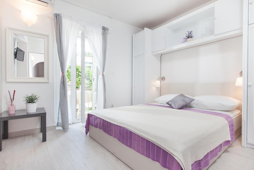 Apartments Orka Promajna Pokoj fotografie